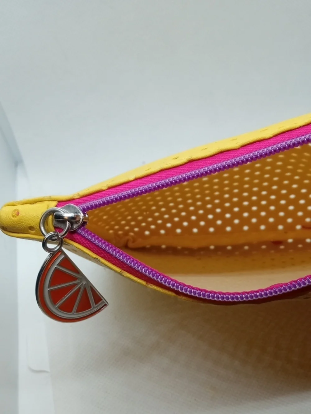 ipsy small yellow